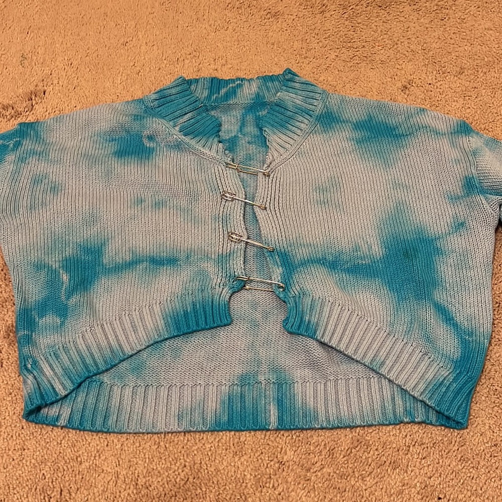 Sweater - Picture 5 of 6